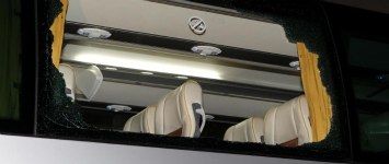 Αποθέωση και… πέτρες στη Ρεάλ!