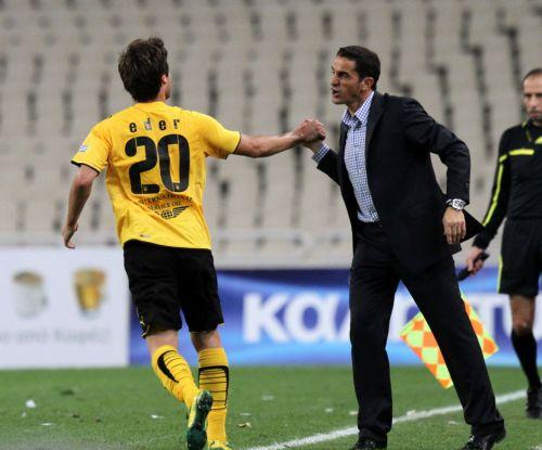 Ο Χιμένεθ θα… πηδούσε από την Ακρόπολη, έβαλλε κατά πάντων ο Καραγεωργίου