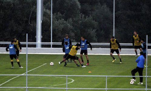 Ιστορική… προπόνηση της ΑΕΚ στα Σπάτα με συμμετοχή του Σκόκο