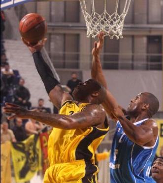 Είχε Τά(ν)κερ ο Αρης και 88-75 την Αζόβμας