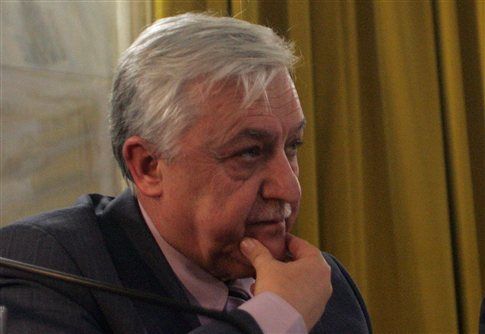 Στο νοσοκομείο ΝΙΜΤΣ μεταφέρθηκε ο Αλέκος Παπαδόπουλος