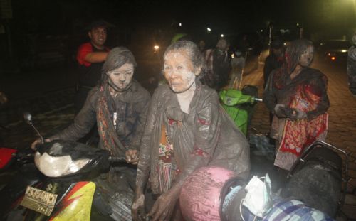 «Ξύπνησε» ξανά το ηφαίστειο Μεράπι στην Ινδονησία, δεκάδες νεκροί και τραυματίες