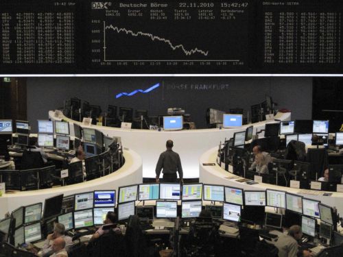 Στο κόκκινο οι ευρωπαϊκές αγορές αγορές τη Δευτέρα, μεικτά πρόσημα στη Γουόλ Στριτ