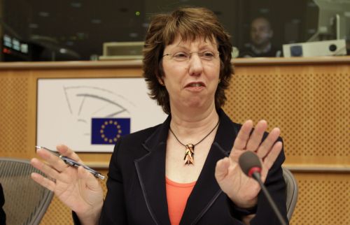 Συνάντηση με το Ιράν επί ευρωπαϊκού εδάφους προτείνει η Κάθριν Άστον
