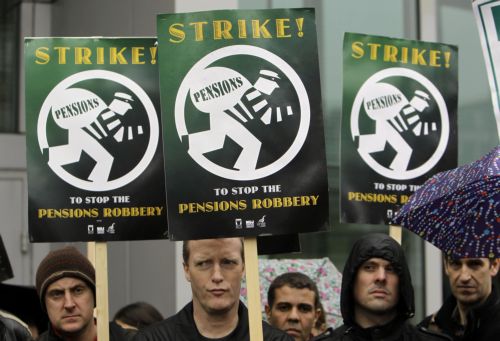 Αναστέλλονται υπό όρους οι κινητοποιήσεις των εργαζομένων στο BBC