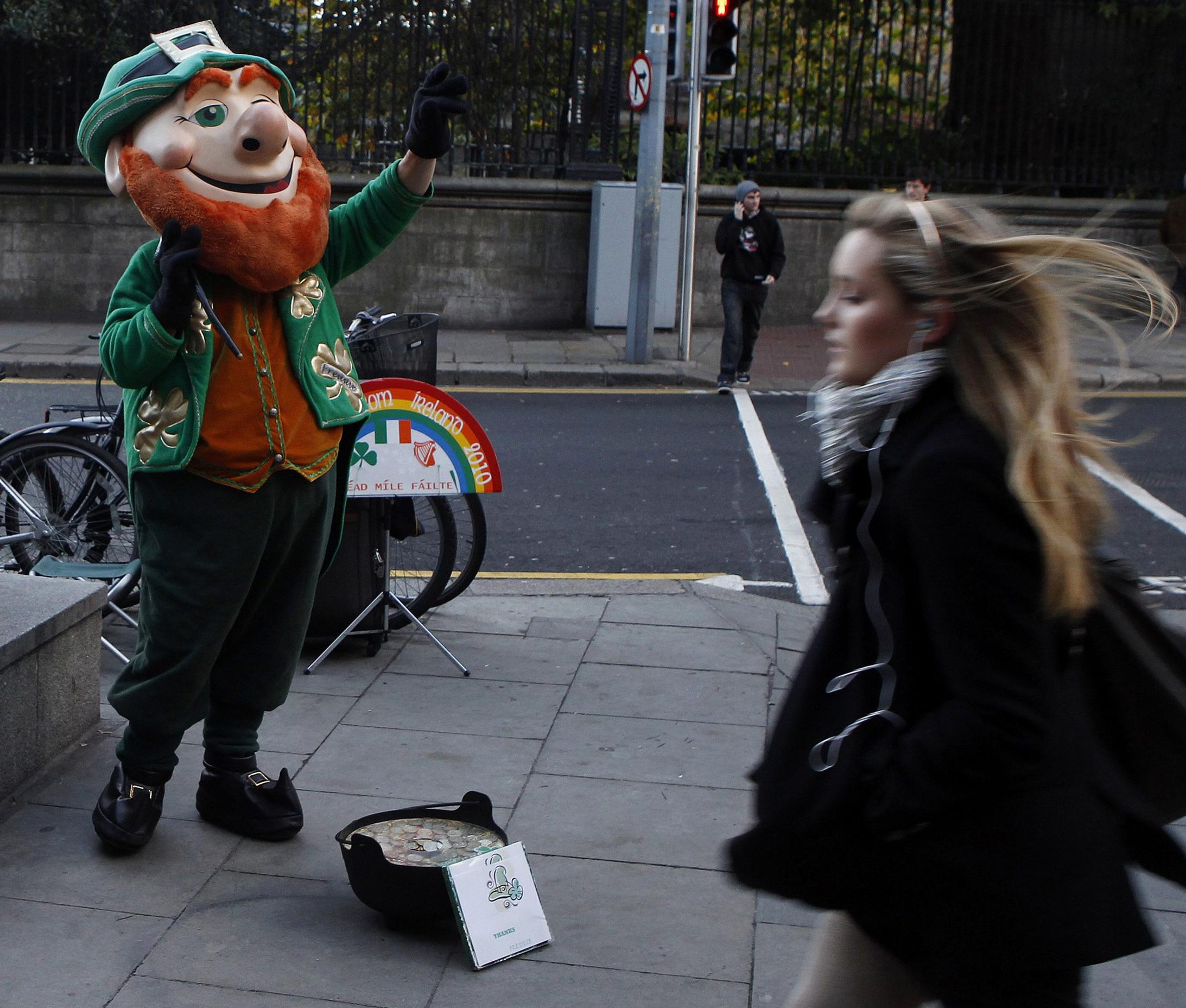 Προσφυγή στο «δίχτυ» της ΕΕ εισηγείται ο Ιρλανδός υπουργός Οικονομικών