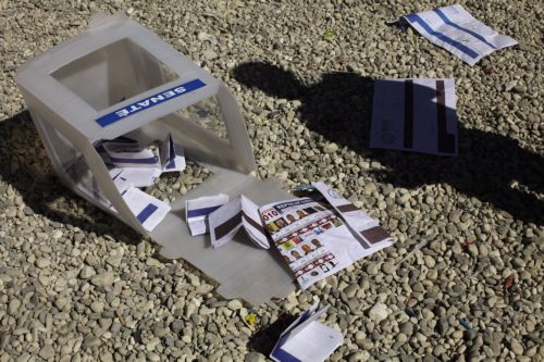 Επεισόδια και διαδηλώσεις στιγμάτισαν τις εκλογές στην Αϊτή