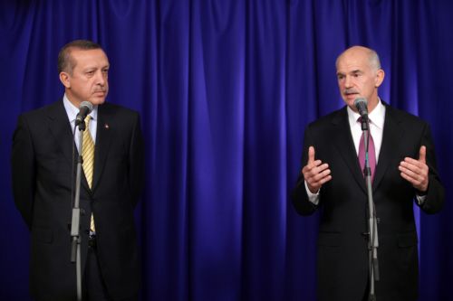 Χλιαρές συστάσεις στην Άγκυρα για τις παραβιάσεις στο Αιγαίο από την Κομισιόν