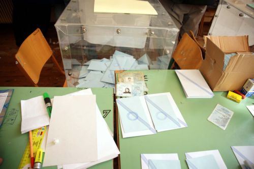 Έκλεισαν οι κάλπες, στην αποχή στρέφεται η προσοχή