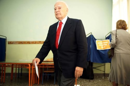 Ηχηρό μήνυμα κατά της αποχής από τον Κάρολο Παπούλια