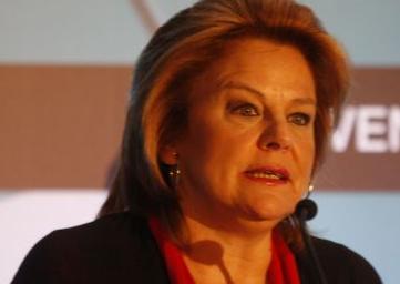 Η κυβέρνηση δεν έχει «διακοσμητικό ρόλο» στις διαπραγματεύσεις για τις συμβάσεις, λέει η Λ.Κατσέλη