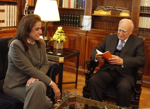 «Αλήθειες για την οικονομία» και εθνική συνεννόηση ζητά η Ντόρα Μπακογιάννη