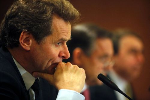 Ανοιχτά τα ενδεχόμενα για επιμήκυνση ή αναχρηματοδότηση του δανείου άφησε η τρόικα