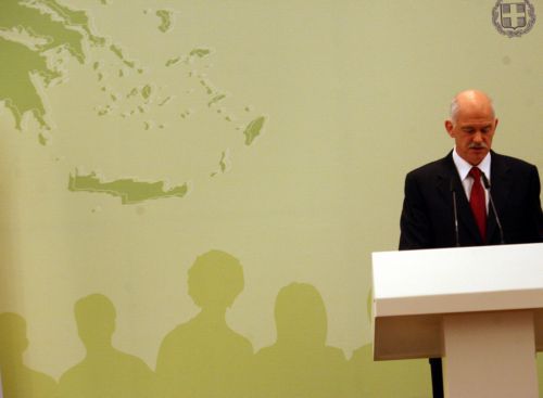 «Μορατόριουμ» ενός έτους ζήτησε ο Γ.Παπανδρέου από τα κομματικά στελέχη