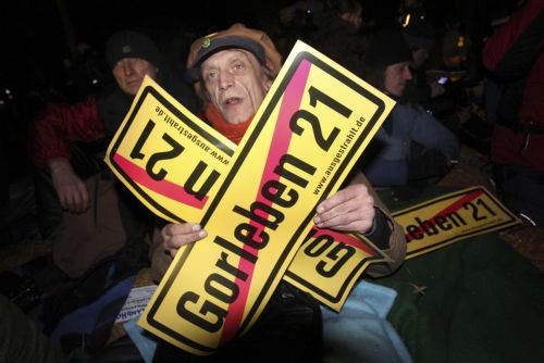 Μετ’ εμποδίων η μεταφορά των πυρηνικών αποβλήτων στο Γκορλέμπεν της Γερμανίας