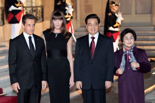 Επιχειρηματικές συμφωνίες άνω των 20 δισ. ευρώ υπέγραψαν Γαλλία – Κίνα