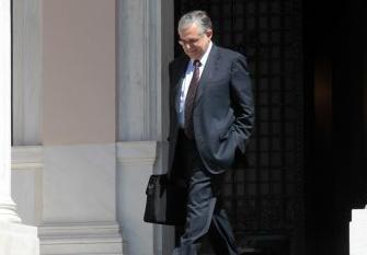 Ειδική αποστολή του Λ.Παπαδήμου στη Γερμανία για την επιμήκυνση του χρέους