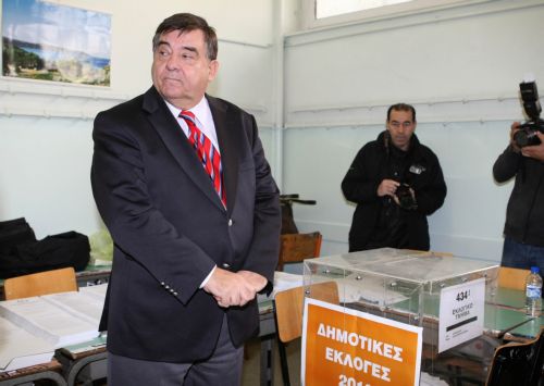 Ικανοποιημένος ο Γ.Καρατζαφέρης, επαναφέροντας το ζήτημα της εθνικής συνεννόησης