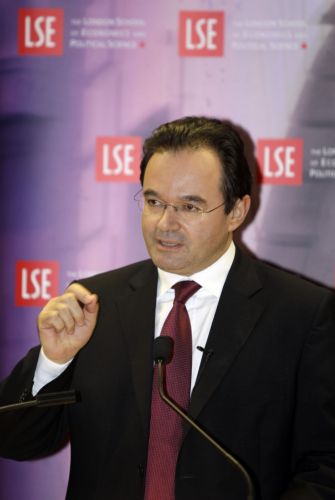 Η Ελλάδα δεν είναι Ιρλανδία, δεν έχει τραπεζικό πρόβλημα τονίζει ο Παπακωνσταντίνου