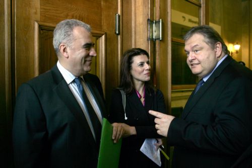 Απορρίπτει απολύσεις στο Δημόσιο και νέα μέτρα ο πρωθυπουργός εν όψει τρόικας