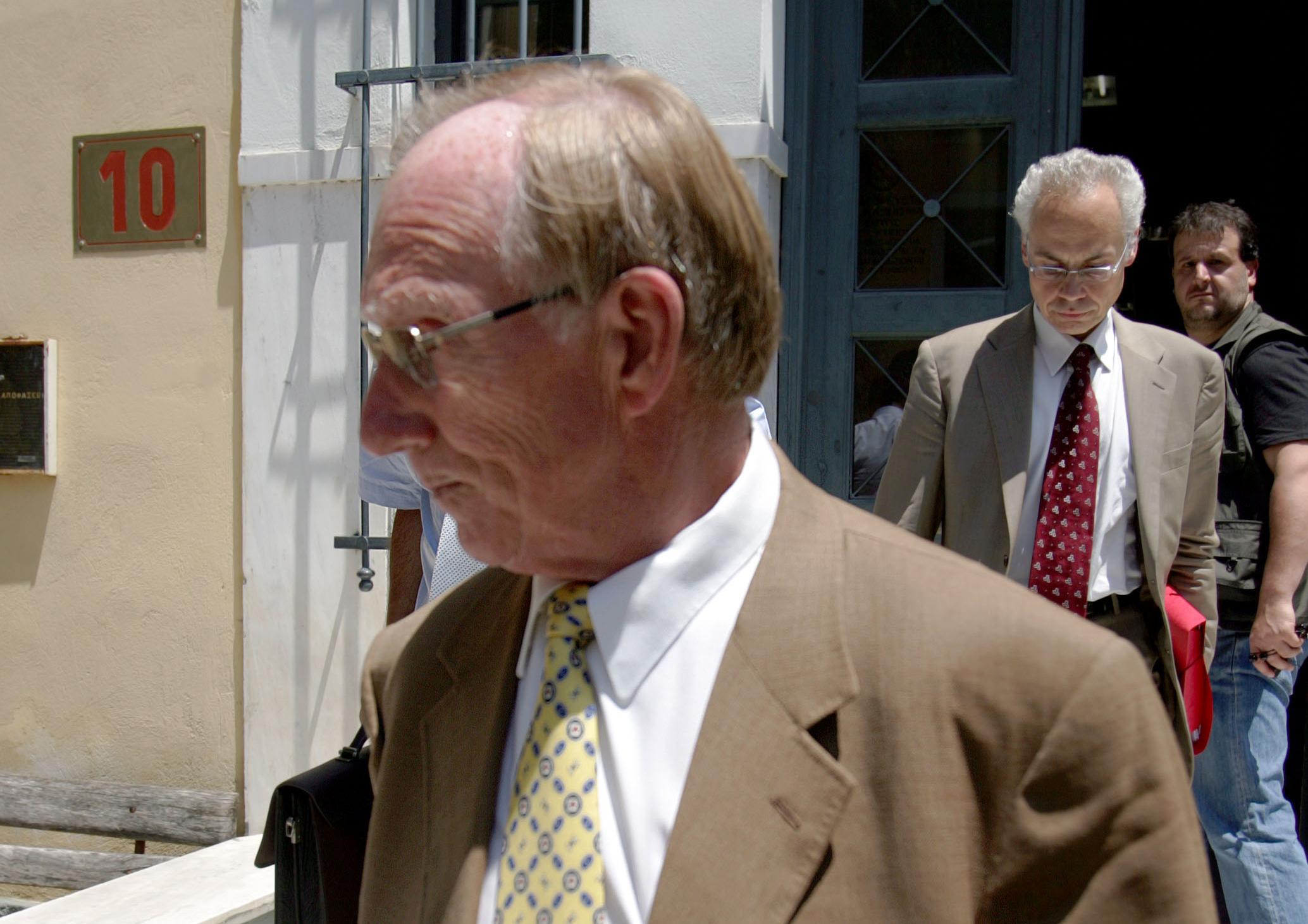 Διαμάχη στην Εξεταστική για τη Siemens για τη διαφυγή του Φόλκερ Γιουνγκ