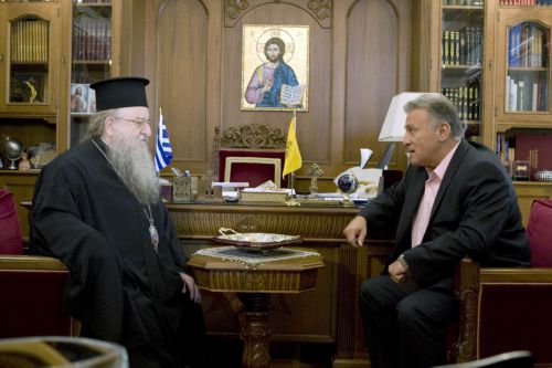 Ρόλο ειρηνοποιού στη διένεξη Μπουτάρη-Ανθιμου ανέλαβε ο Π.Ψωμιάδης