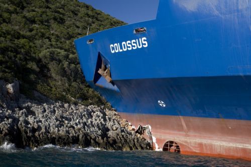 Σύντομα αναμένεται να ξεκινήσει η αποκόλληση του πλοίου «Colossus» στην Λευκάδα