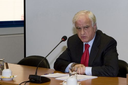 Επιστρατεύει τους ναυτεργάτες η κυβέρνηση, εμμένει η ΠΝΟ στην απεργία