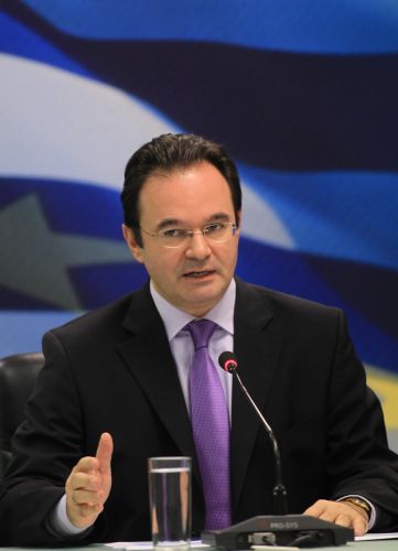 Δεν υπάρχει ζήτημα απολύσεων στο Δημόσιο, τονίζει ο Γ.Παπακωνσταντίνου