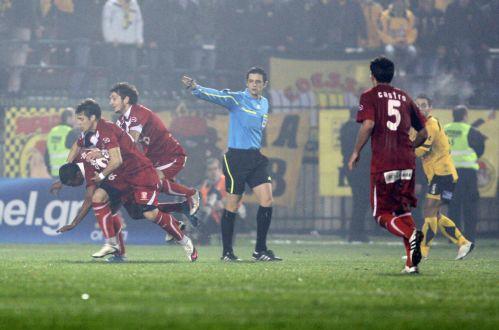 Ο Πανσερραϊκός νίκησε τον Άρη και είδε… φως, μετά την ομίχλη