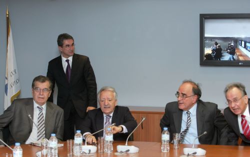 Συνάντηση Λοβέρδου με 11 από τους 16 διατελέσαντες υπουργούς Υγείας