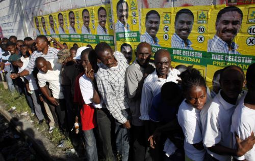 Στις κάλπες οι κάτοικοι της Αϊτής εν μέσω επιδημίας χολέρας