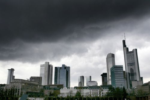 Συνεισφορά των τραπεζών σε μελλοντικό μηχανισμό στήριξης του ευρώ ζητά το Βερολίνο