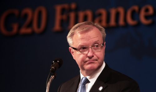 Διαβουλεύσεις στην τρόικα για τις ιρλανδικές τράπεζες επιβεβαιώνει ο Όλι Ρεν