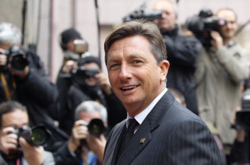 Συμφωνία για «πάγωμα» μισθών στο Δημόσιο υπέγραψαν συνδικάτα στη Σλοβενία