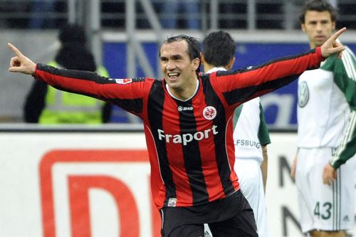 Ασταμάτητος ο Γκέκας που με άλλα δύο γκολ ανέβασε την Αϊντραχτ στην 3η θέση