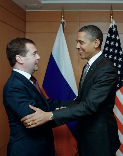 Διαβεβαιώσεις για επικύρωση της νέας START παρείχε ο Ομπάμα στον Μεντβέντεφ