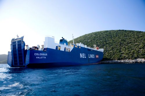 Ξεκίνησε η αποκόλληση του πλοίου «Colossus» στη Λευκάδα