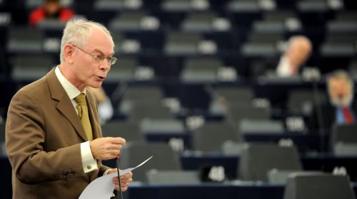 «Απίστευτο επίτευγμα» η μείωση του ελλείμματος κατά 4 μονάδες, λέει ο πρόεδρος της ΕΕ