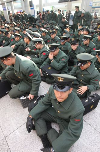 Ενίσχυση των στρατιωτικών δυνάμεων σε πέντε νησιά αποφάσισε η Νότια Κορέα