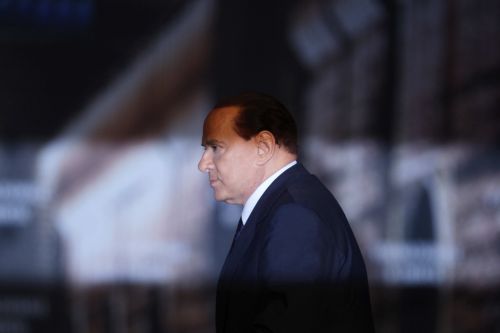 Σε στενωπό ψηφοφοριών σε Βουλή και Γερουσία ο Μπερλουσκόνι στις 14 Δεκεμβρίου