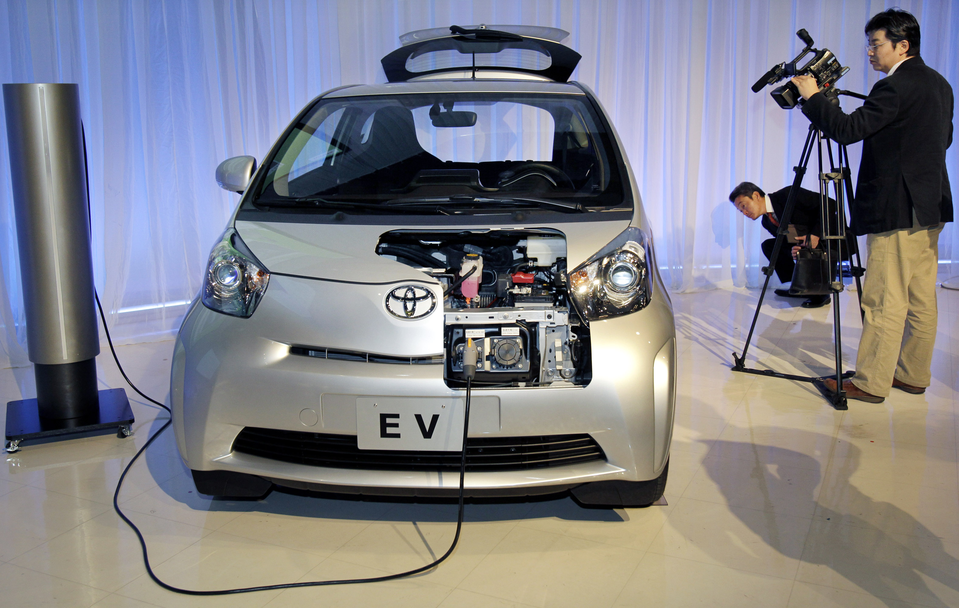 Ηλεκτρικό iQ στα σχέδια της Toyota για το 2012