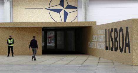 Στη Λισαβόνα μεταβαίνει ο πρωθυπουργός για τη Σύνοδο Κορυφής του ΝΑΤΟ