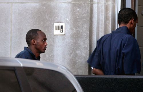 Για απόπειρα πειρατείας σε πλοίο του Ναυτικού των ΗΠΑ καταδικάστηκαν πέντε Σομαλοί