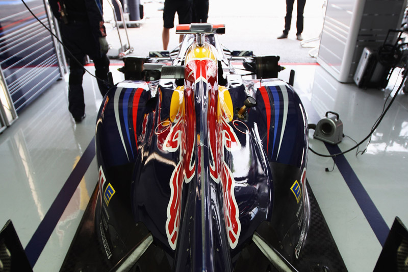 Οι RBR και Lotus με κινητήρες Renault το 2011