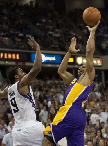 Όταν ο Κόμπε έχει κέφια οι Λέικερς δεν χάνουν