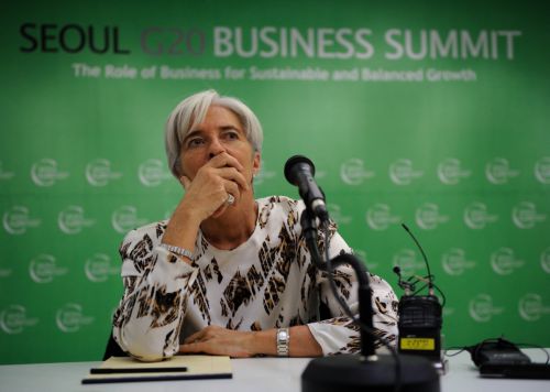 Και οι ιδιώτες θα πρέπει να αναλαμβάνουν το κόστος της αναδιάρθρωσης χρέους, λέει η Γαλλία