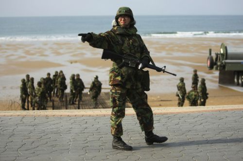 Τεταμένο το κλίμα στα πολεμικά γυμνάσια ΗΠΑ και Νοτίου Κορέας