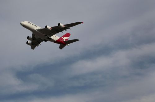 Επιστροφή στον αέρα για τα A380 της Qantas μετά τη βλάβη
