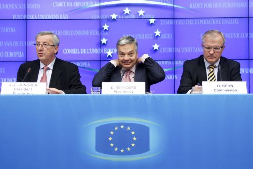 Επιστροφή της ελληνικής οικονομίας στην ανάπτυξη από το β΄εξάμηνο του 2011 προβλέπει η Κομισιόν